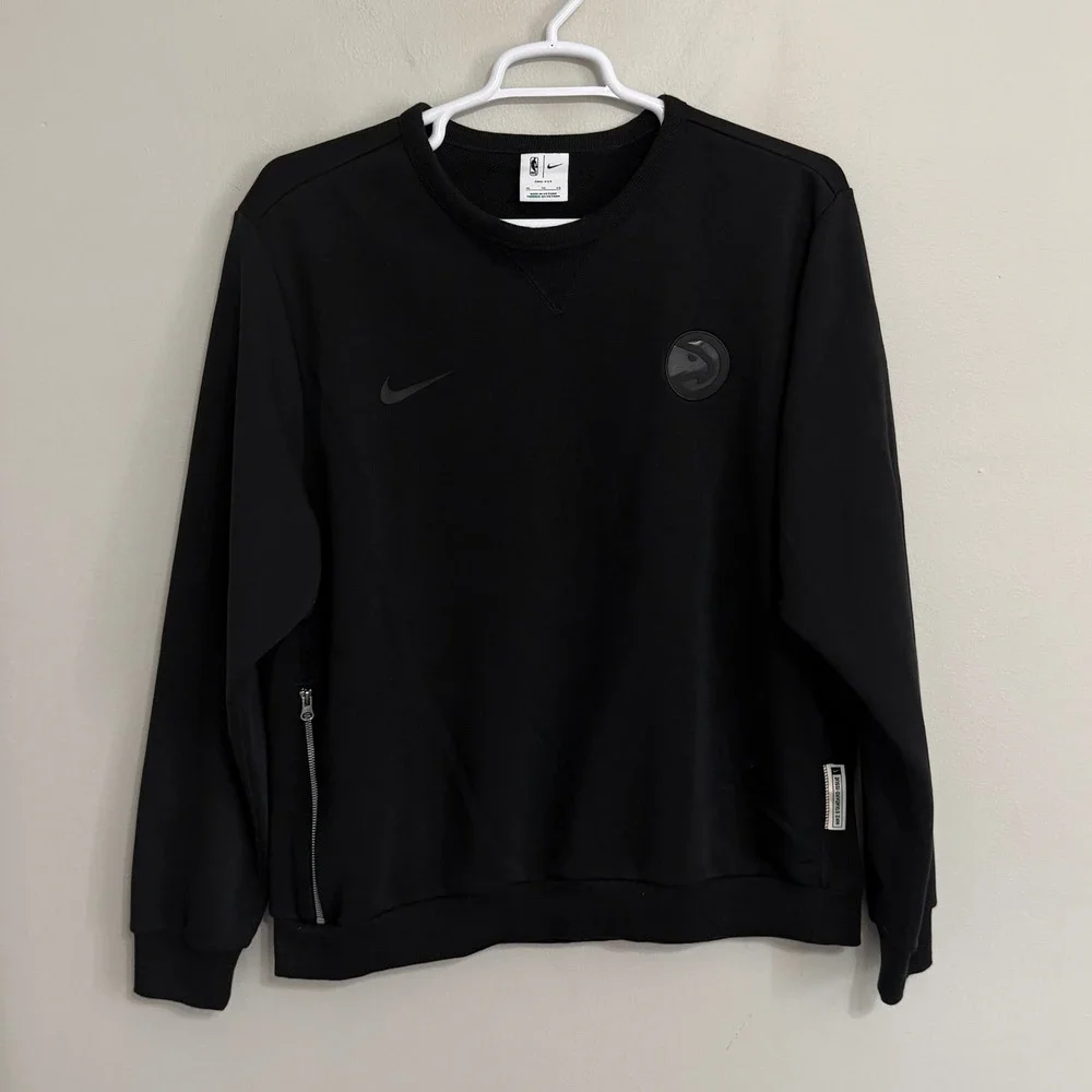 Nike Dri-Fit Mens XL Atlanta Hawks Standard Issue Black Sweatshirt HM7470-010